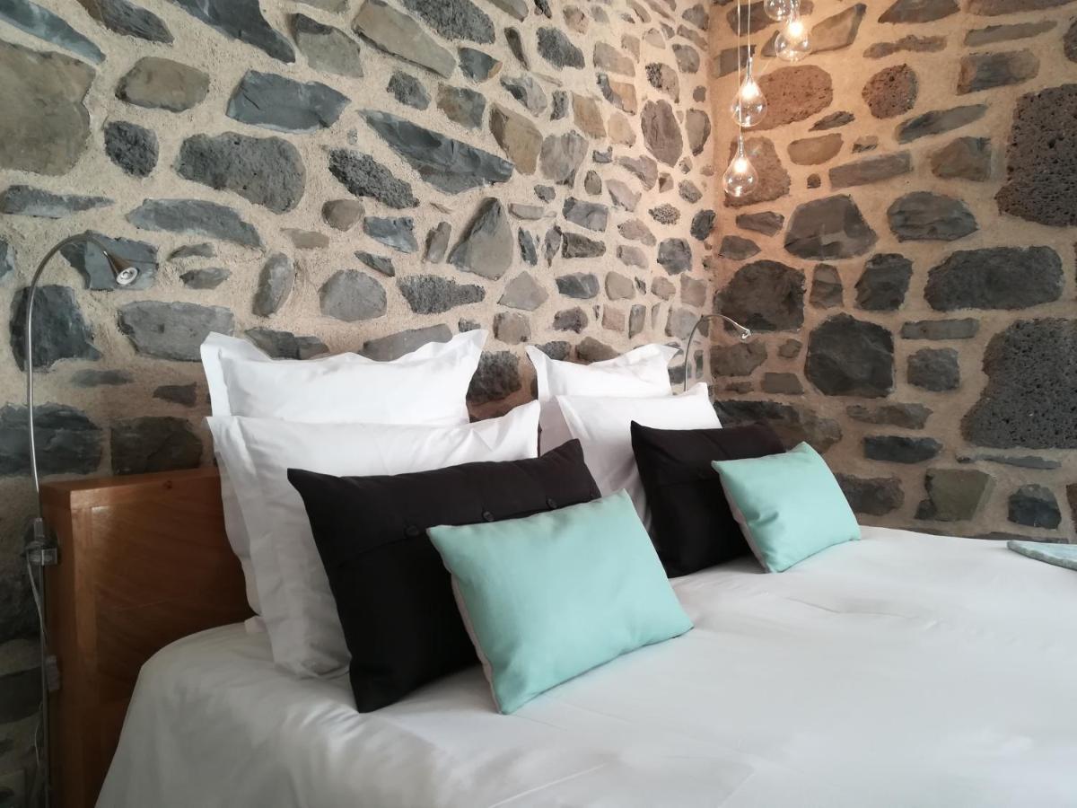 Aux Caprices D'Aubrac Bed & Breakfast Laguiole Exterior photo